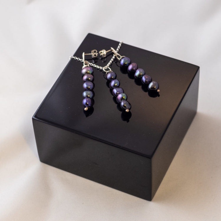 Peacock Pearl Earrings - Image 2